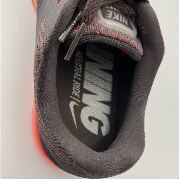 Nike Air Max Dark Volt621078-200 Running Shoes 7.5 - Picture 6 of 13